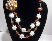 White turquoise (Magnesite) and carnelian gemstone flower necklace set
