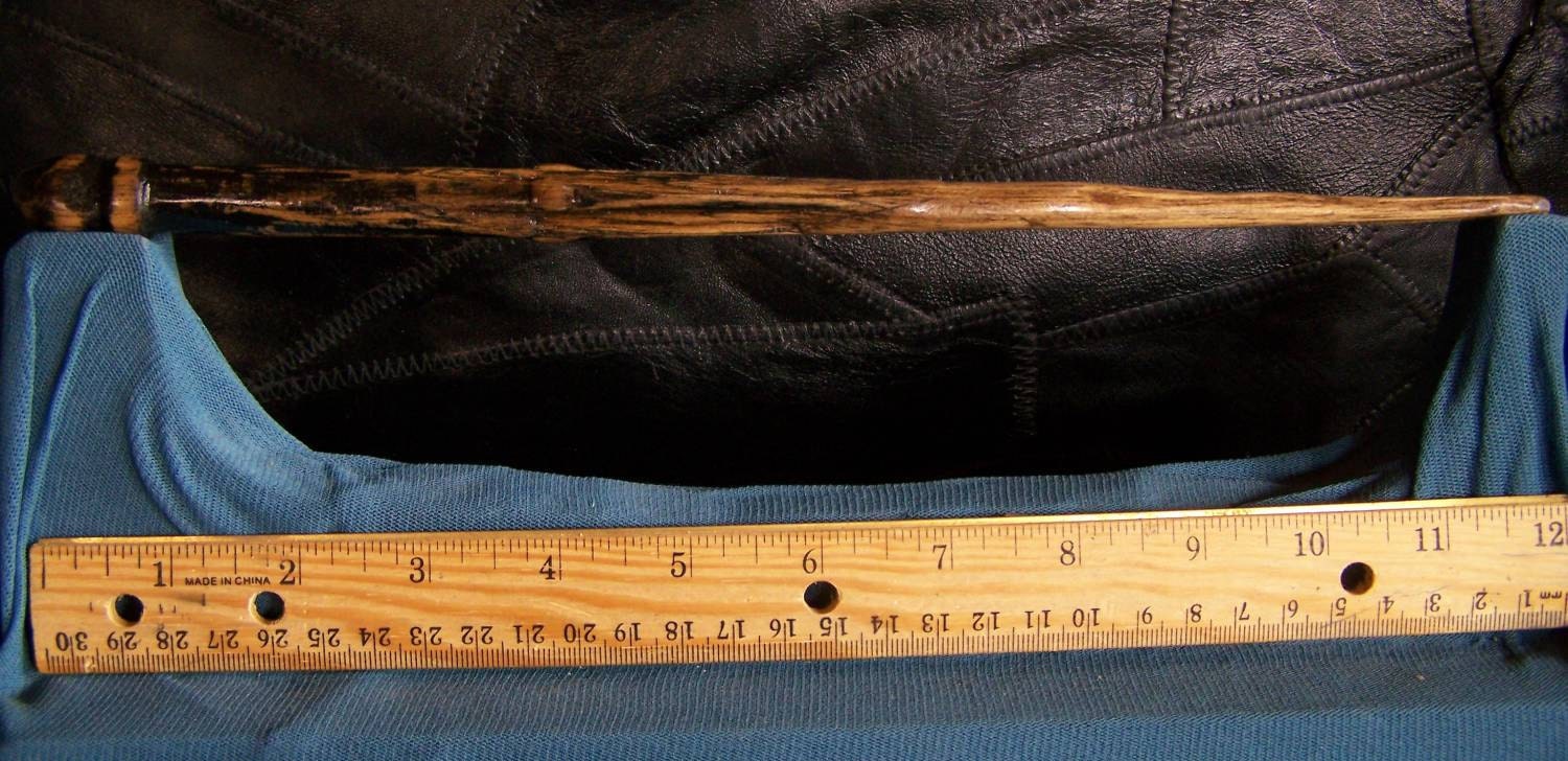 Ultra Rare Assassin's Wand with Power Carvings 11 7/8 in