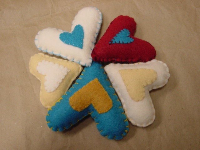 SET OF FIVE handstitched felt heart bowl fillers / shabby style chic  / romantic Victorian style / Valentine / proposal pillow