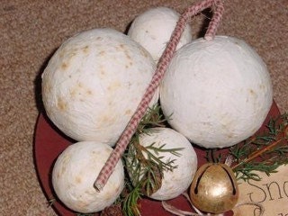 How To MAKE Your Own GRUBBY SNOWBALLS e-book. Five different styles of handcrafted snowballs / holiday decor how to / plus bonus recipes