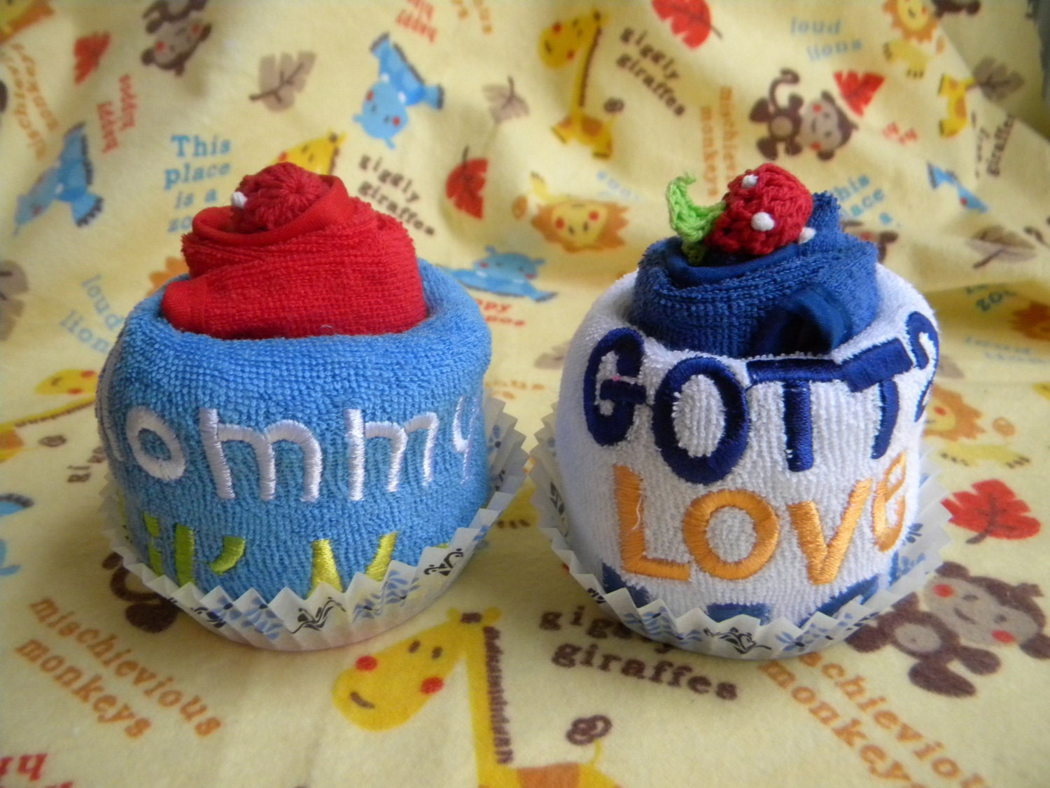 Double Bib Cupcake