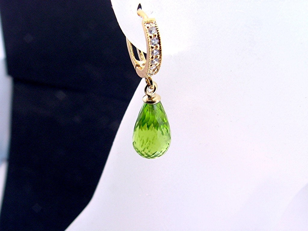 Stunning AAAA Green Tourmaline matched Set of Earrings and pendant set in 14K gold 19.49 carats total weight for all three pieces 0443