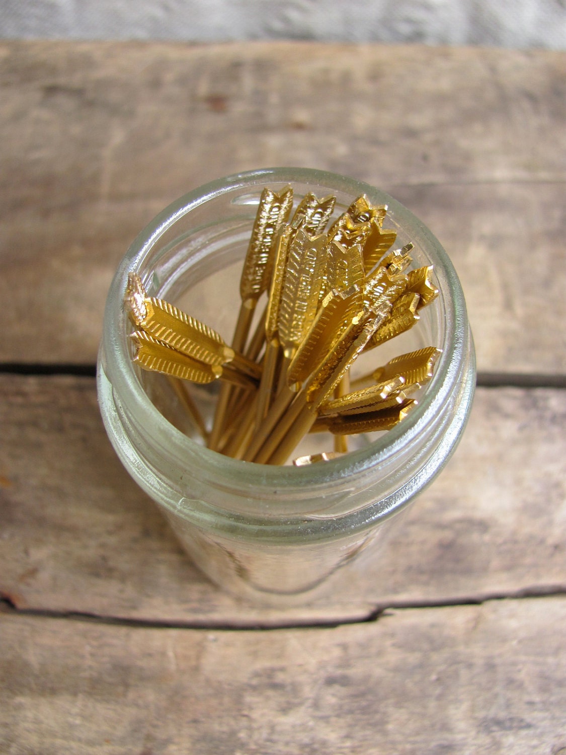 vintage c. 1960s set of 25 gold metal arrow cocktail picks // made in England (LAST SET)