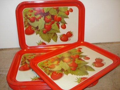 Vintage Metal Strawberry Metal Trays     jb