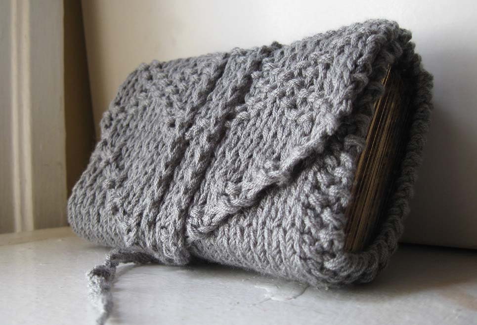 Knit tarot wrap. Diamante in gray