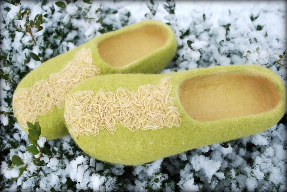 CUSTOM MADE felted slippers Emily in green/ yellow made of wool , any size, any color