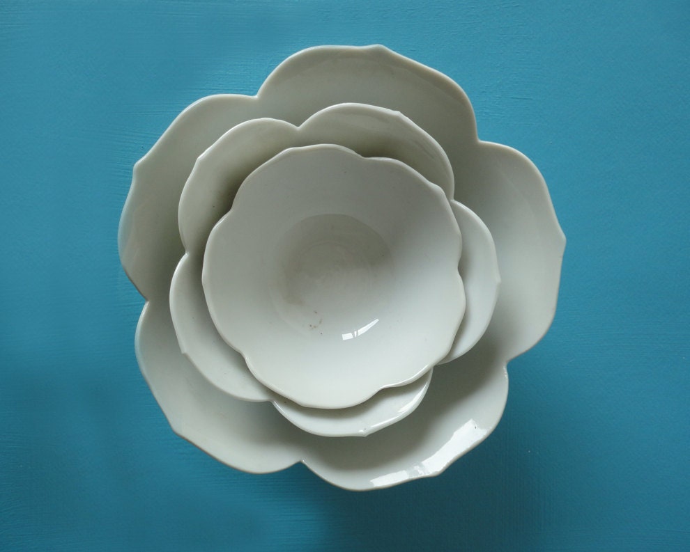 Medium Size Lotus Bowl