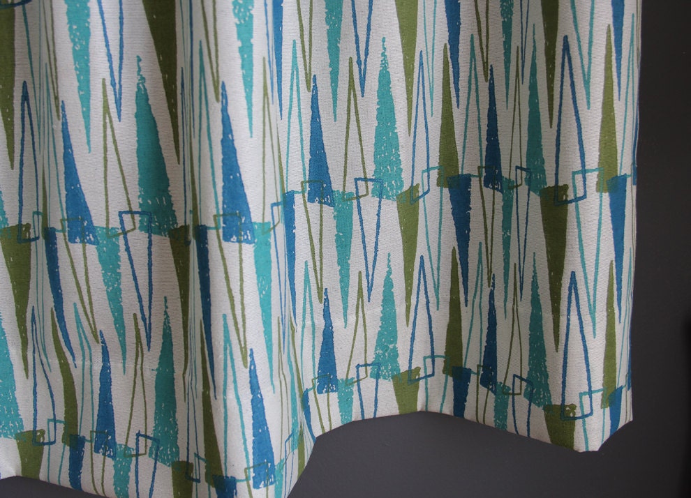 Set of Short Vintage Graphic Pattern Curtains