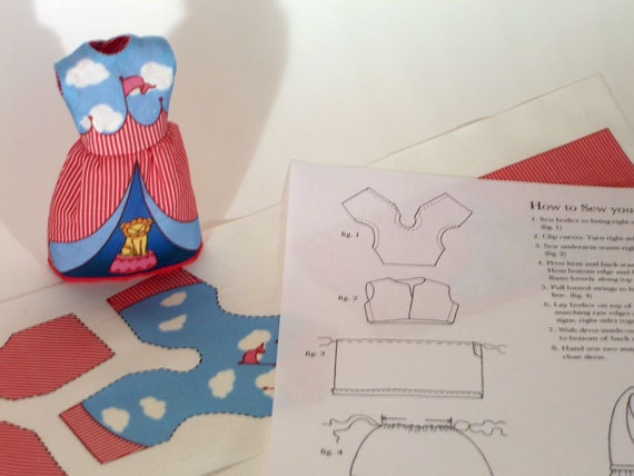 DIY Blythe Circus Dress