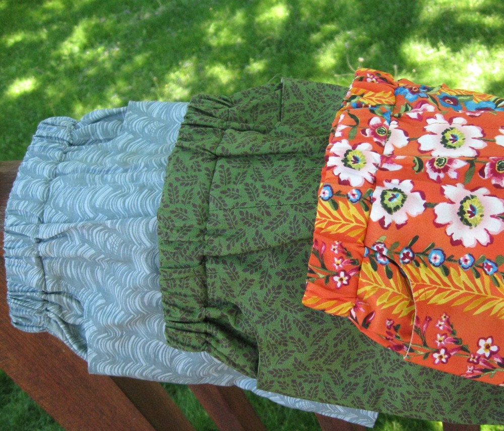 Fun Boy Shorts: Green with Brown Leaves
