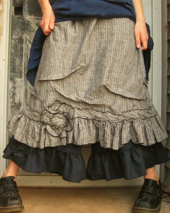 Short Flower Ruffle Skirt