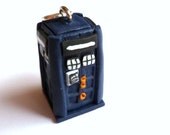 Tardis 3D pendant / charm