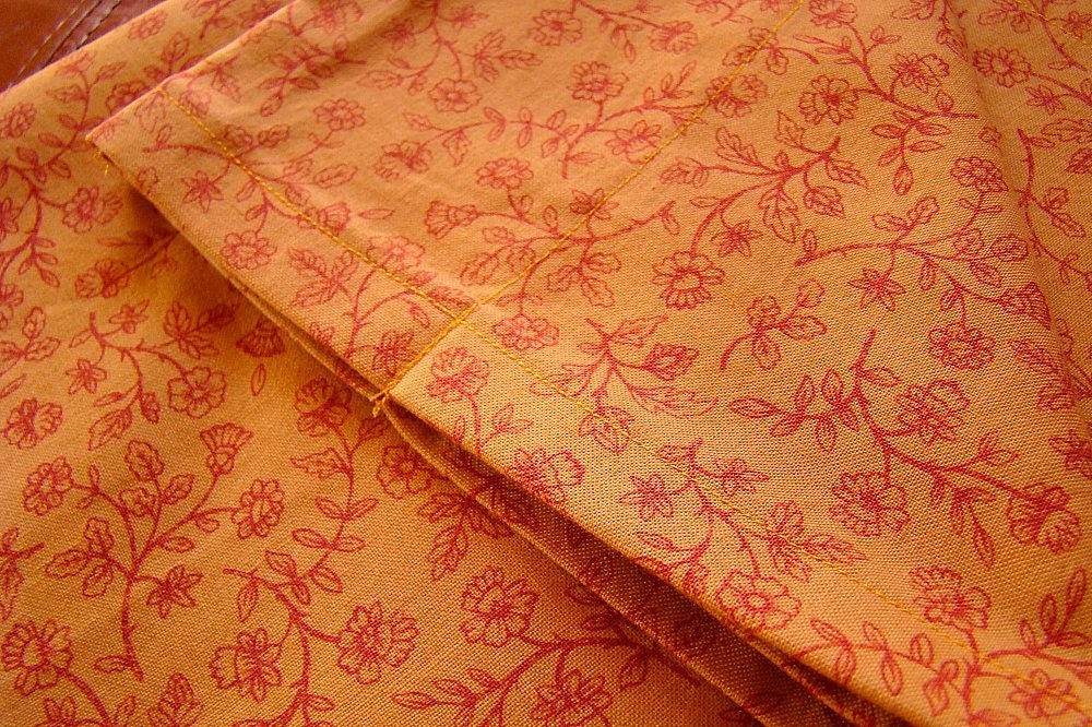 Valance - Goldenrod and red floral