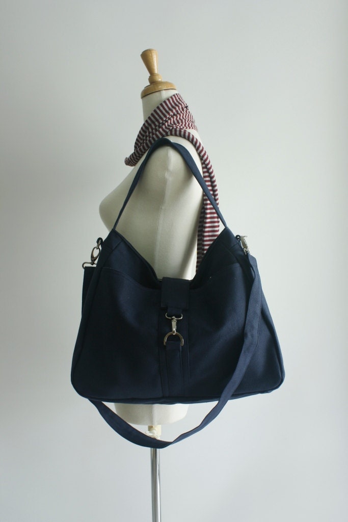 SALE - 10% OFF - Ashley in navy blue // Messenger / Diaper bag / Tote / Purse /  Handbag / Shoulder bag / Women / For her
