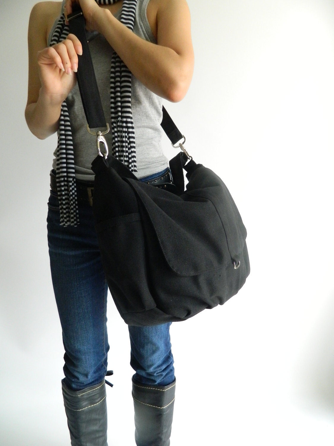 SALE - 10% OFF - Daniel in Black // Shoulder bag / Messenger / tote / Diaper bag / Handbag / For Her / new Mom / Women