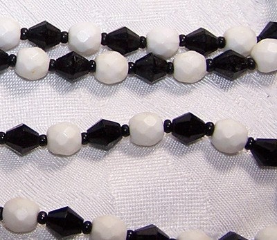 Vintage 70s Austrian Black White Beaded Necklace