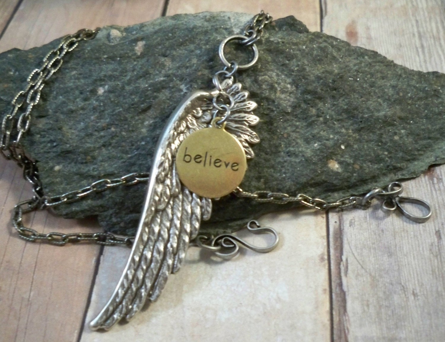 Silver Wing & Charm Necklace - Believe you can fly (in silver)