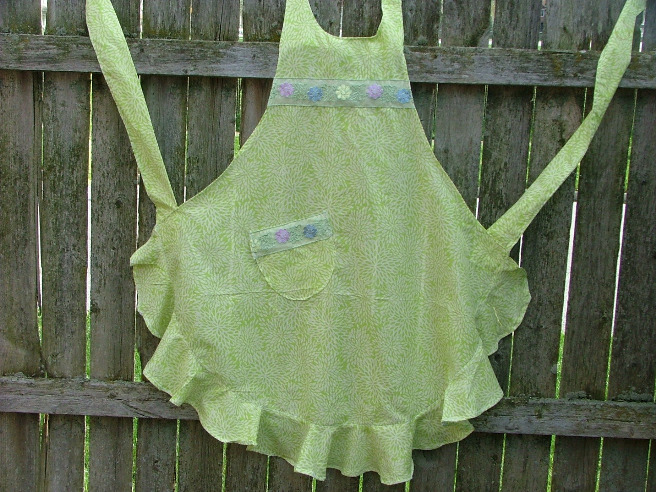 Full Length Flouncy Ruffled APRON Spring Flowers