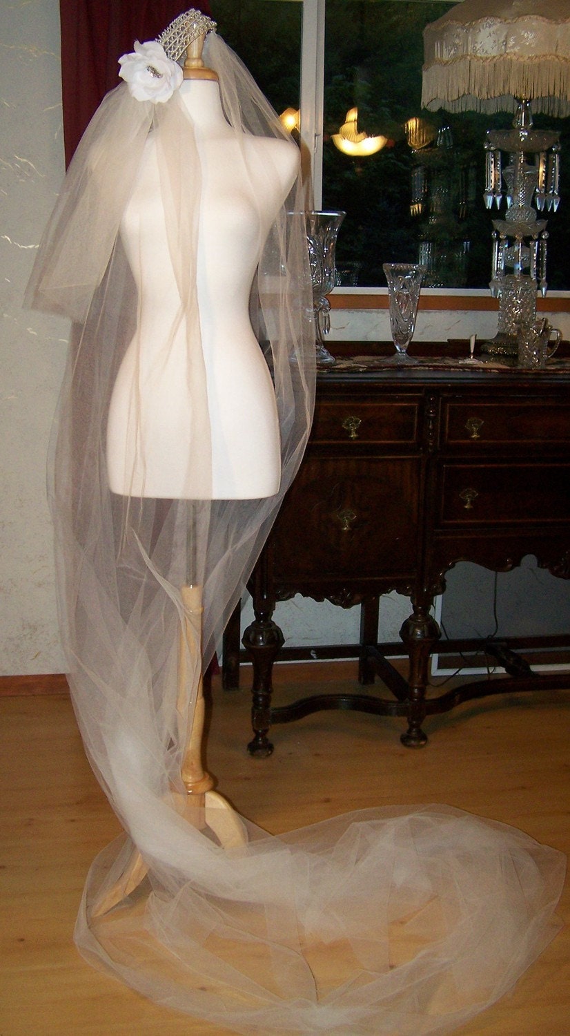 Vintage Couture  RARE Beaded Bridal cap/Flower Accent/Rhinestone Center with 10 FT  Cascading Veil