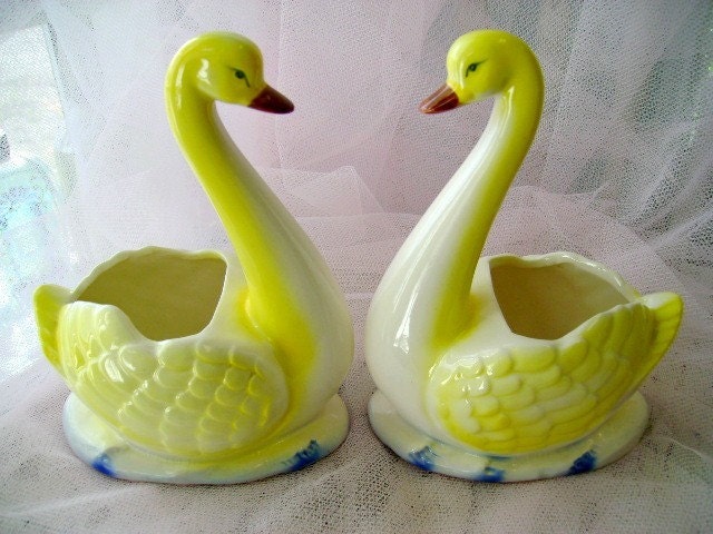 vintage 60s pair of swans planters vase porcelain figurine