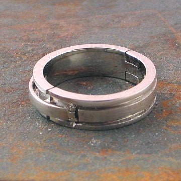 10k White Gold Hinged Ring, Flat Band, size 4-6.75