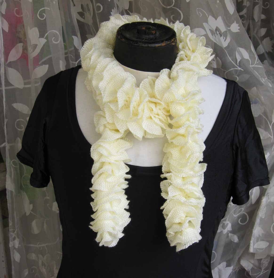 Off-white ruffles scarf