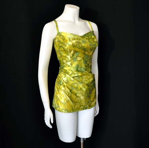 50s swimsuit / Silky Smooth Shiny Vintage 1950's Rose Print Swimsuit