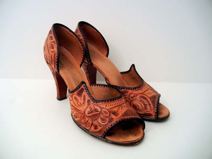 Amazing Vintage 50's Hand Tooled Leather Mexican High Heel Shoes
