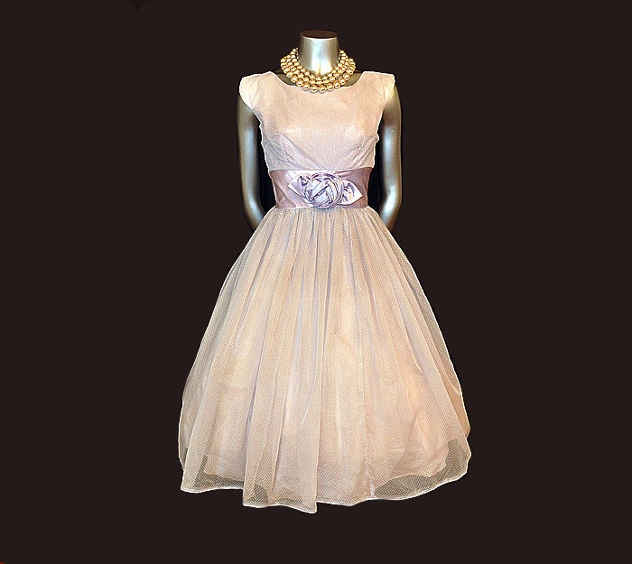1950s dress / Lavish Lavender Vintage 50's  Swiss Dot Full Skirt Dress