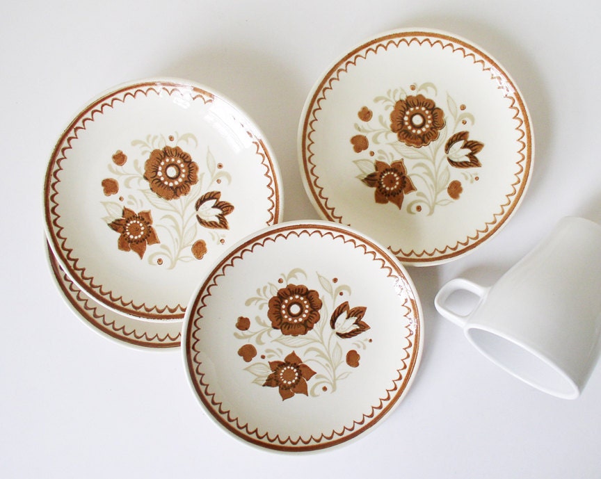 Vintage folk art side plates, set of four