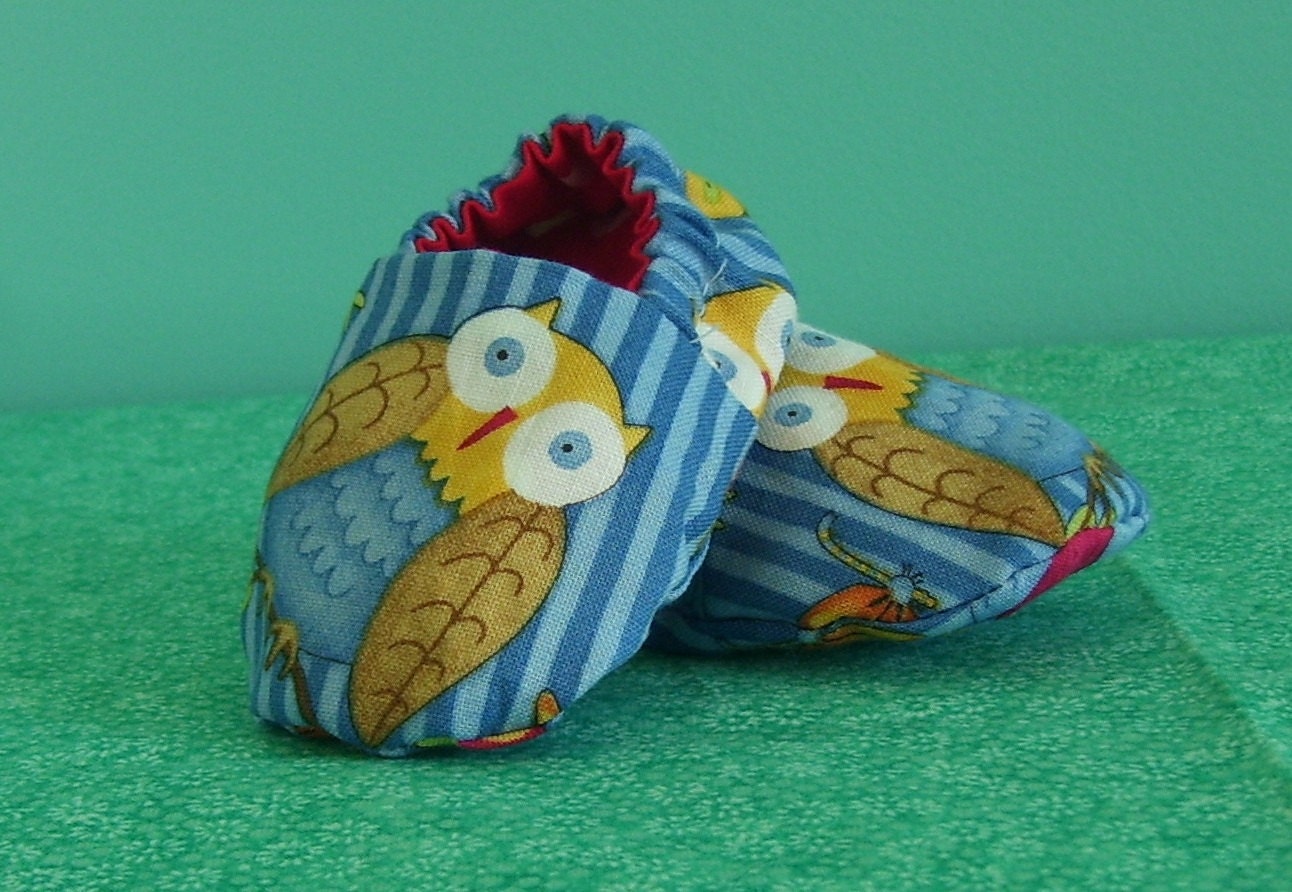Baby Owls reversable baby shoes are sure to make you the hit of the baby shower handmade in the USA