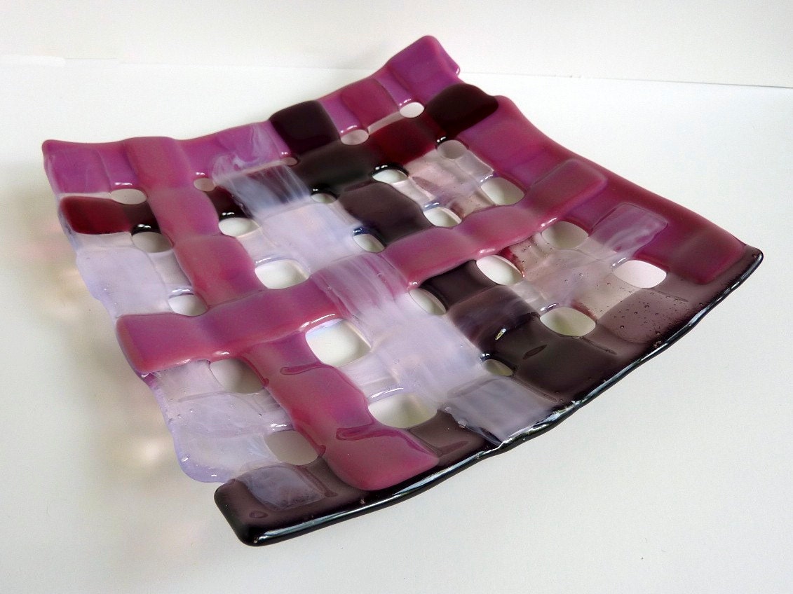 Woven Glass Plate Pink, Phlox and Cranberry