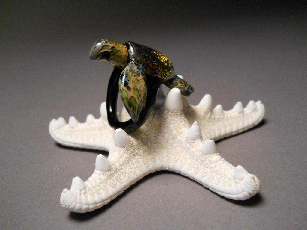 Sea Turtle Ring with Redish Orange Dichroic Coloring blown glass sea turtle