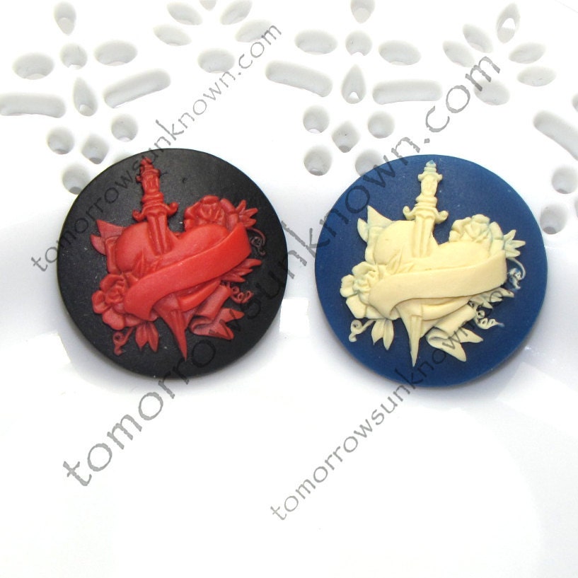 Tattoo Style Heart and Dagger with Scroll - 25mm - Qty 4 pcs - Exclusive Design - 2 of each color