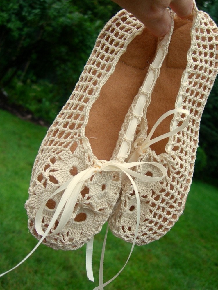 Crochet Ballet Flats: Elegant Handmade Ballet Flats with Suede Soles in Customizable Colors and Sizes