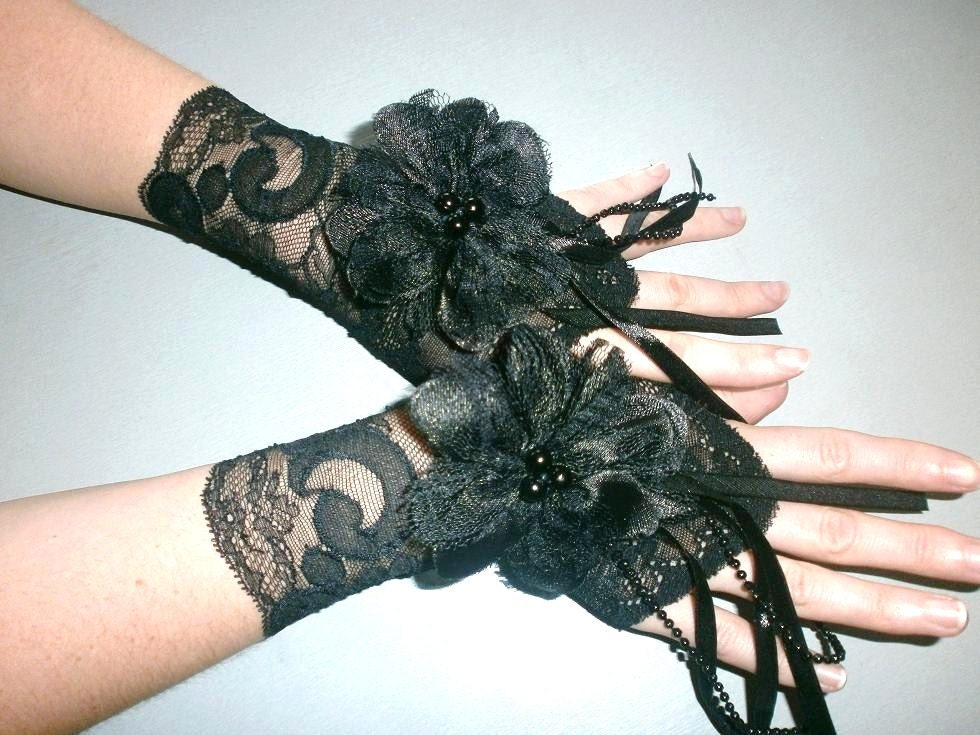WILD Black french lace cuffs gloves Lolita Victorian Gothic Vampire twilight steam