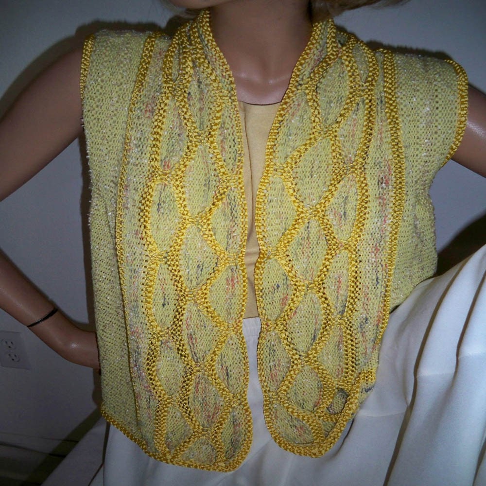VEST with a gorgeous diamond pattern