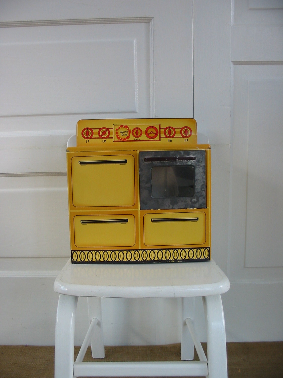 Vintage Toy Stove Oven Wolverine Yellow Metal Kitchen Sunny Suzy Children Girl Boy