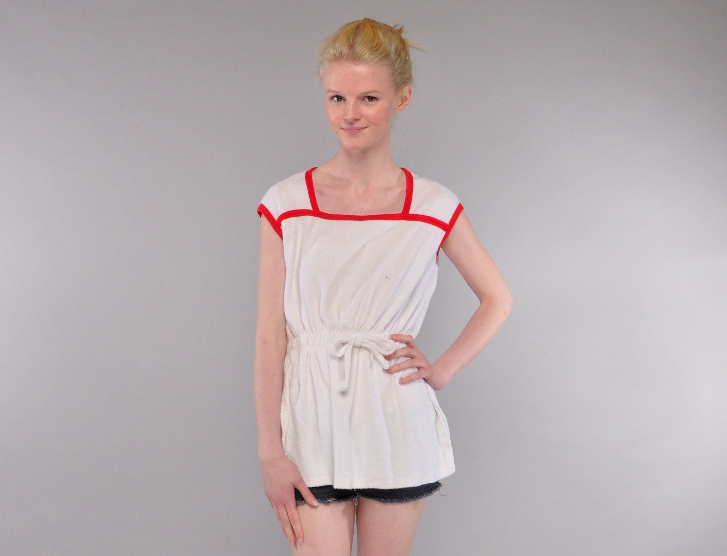 Vintage White Terry Cloth Tunic Top .. Red Piping .. Belted ..  XS S
