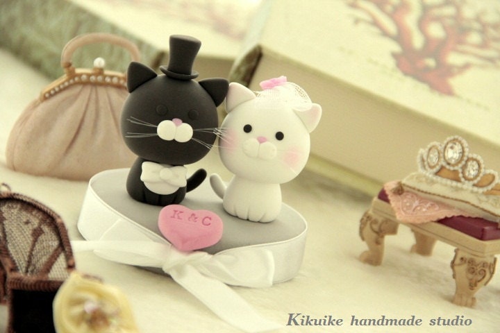 Lovely cat and  kitty Wedding Cake Topper