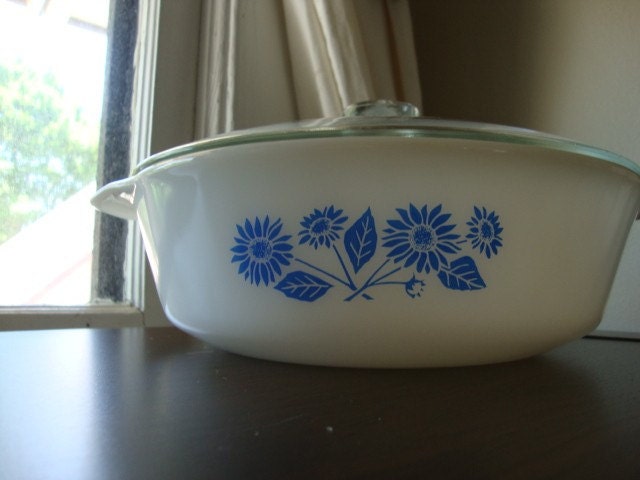 White Fire King round casserole dish, blue floral daisy pattern March Aquamarine Birthstone