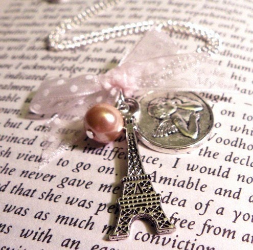 Travel to Paris Necklace ( Eiffel Tower )
