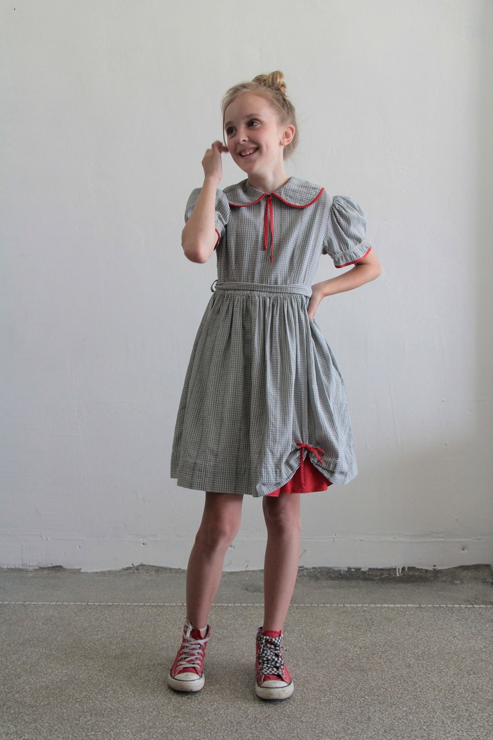 1950s Little Girl Dress . Plaid . Grey and White . Red Trim . Mid Century Childrens Sundress . Kids