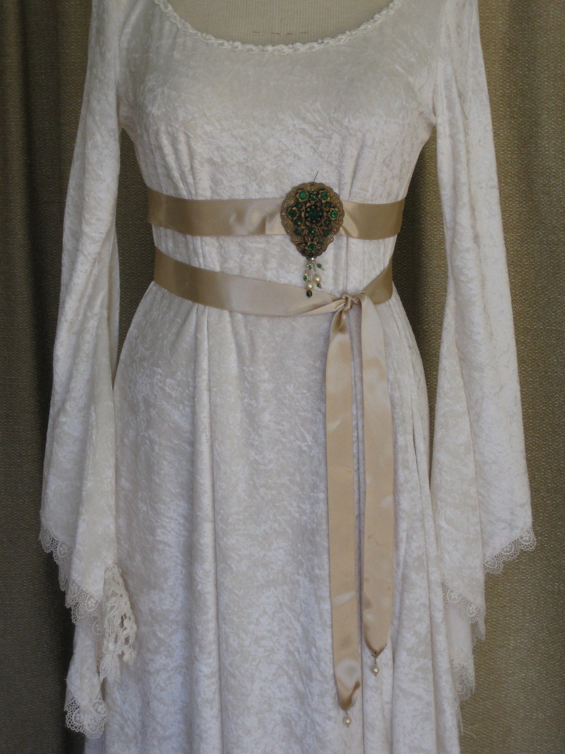 Emerald Green Rhinestone Vintage Medallion Wedding Dress Sash