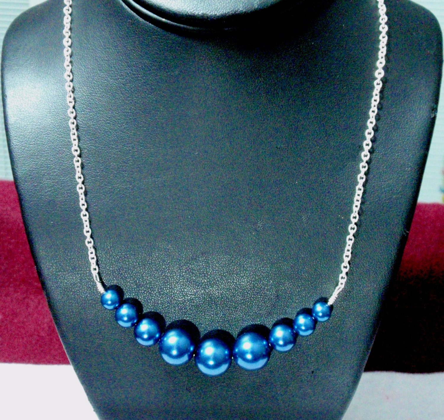 Smiling Bar Necklace Choker Beautiful Deep Sea Blue Vintage Graduating Pearls