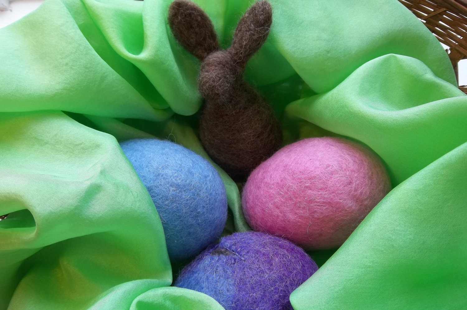 Easter Basket Green Playsilk / Ecofriendly Easter "Grass" / Waldorf Natural Open Ended Imaginative Play / Easter Eggs Bunny