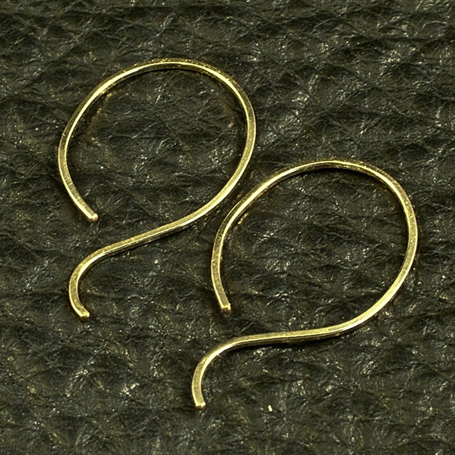 Small Gold Hoop Earrings / Little Gold Hoops / Gentle Simple and Elegant / Minimalist / Versatile Classic Beauty