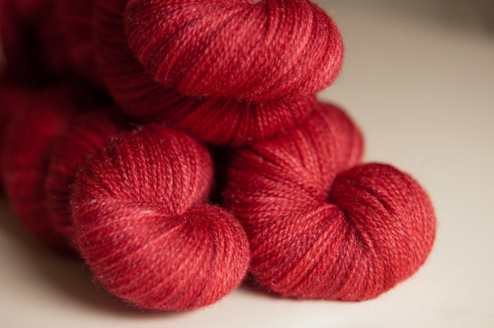 silky merino lace yarn - raspberry slush