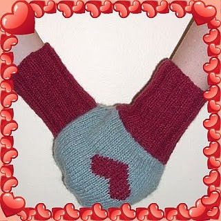 Valentine's gift cashmere mitten with heart