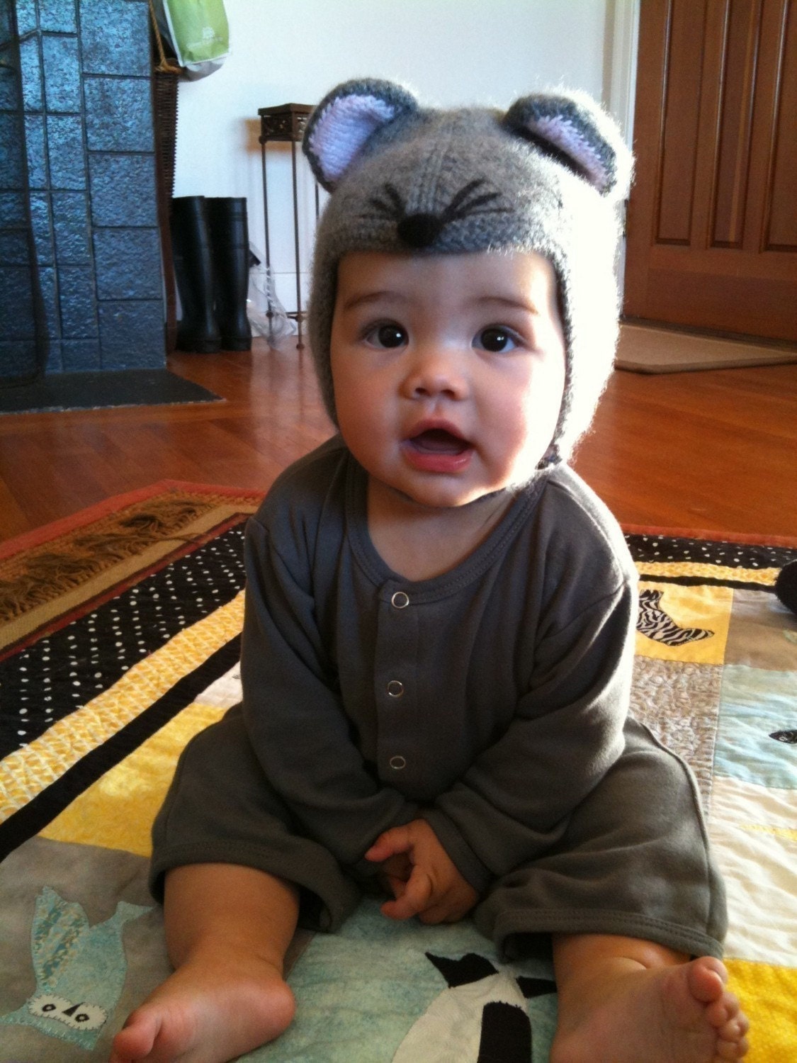 Cashmere " Mouse" hat